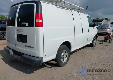 2005 Chevrolet Express from USA, damaged, VIN 1GCFG15X351177337